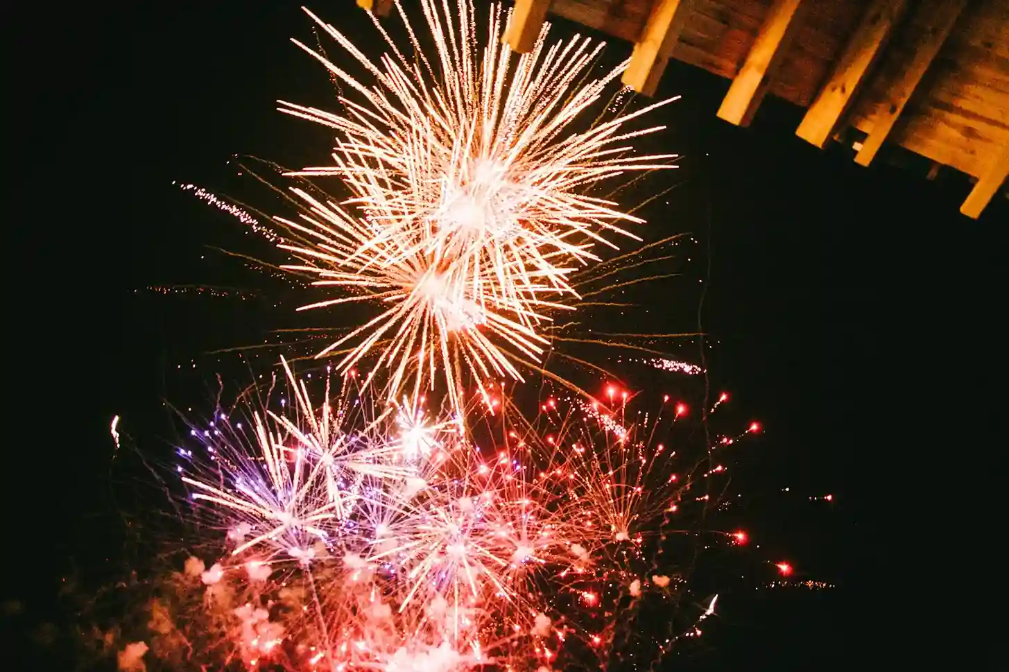 Крутой салют на одном из корпоративов украинской компании - Дядя Жора Company