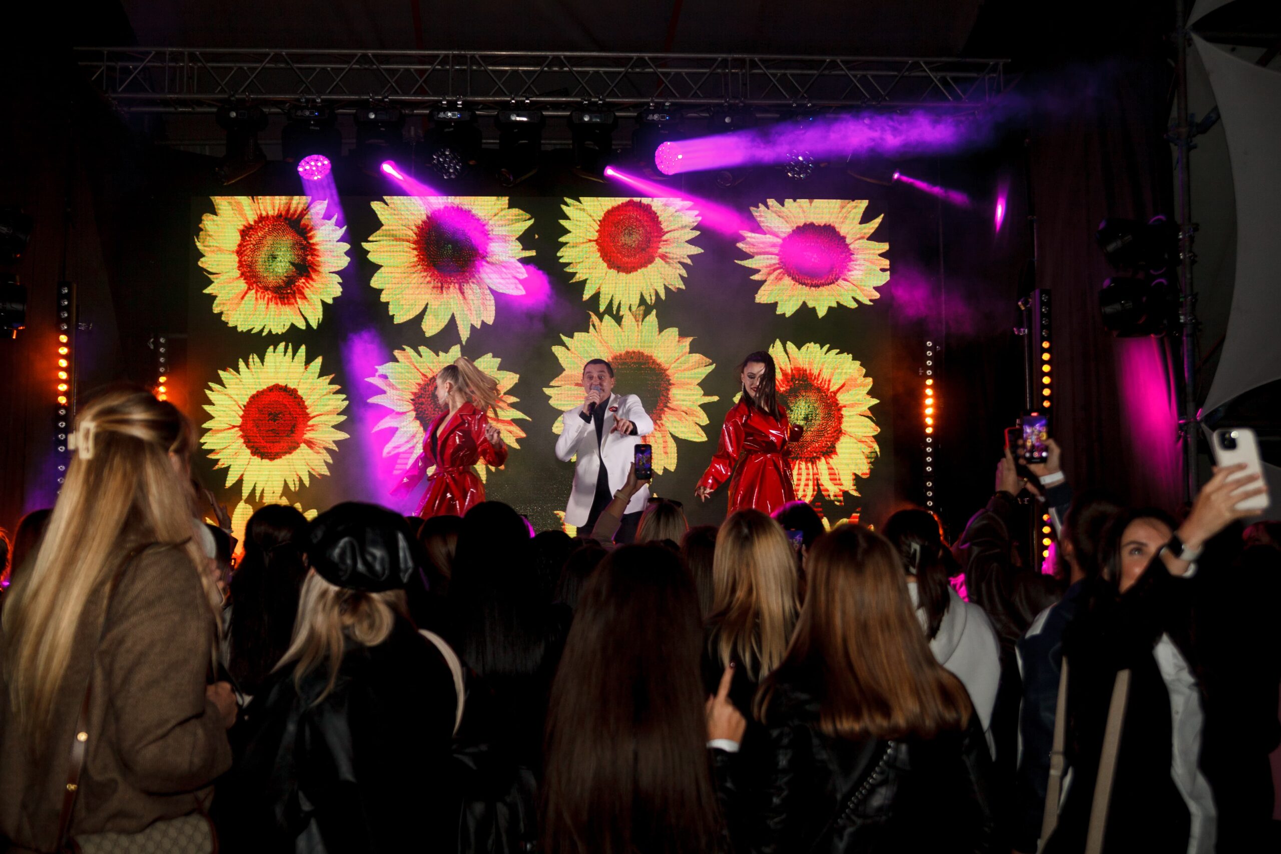 Music Show в ТРК МОСТ-сити в г. Днепр - Дядя Жора Company