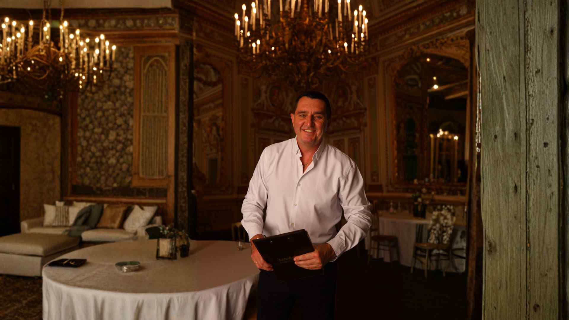 Ведущий Дядя Жора на недельной презентации на Мальте - Дядя Жора Company